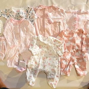 Girl's preemie bundle of 6 with hats and socks